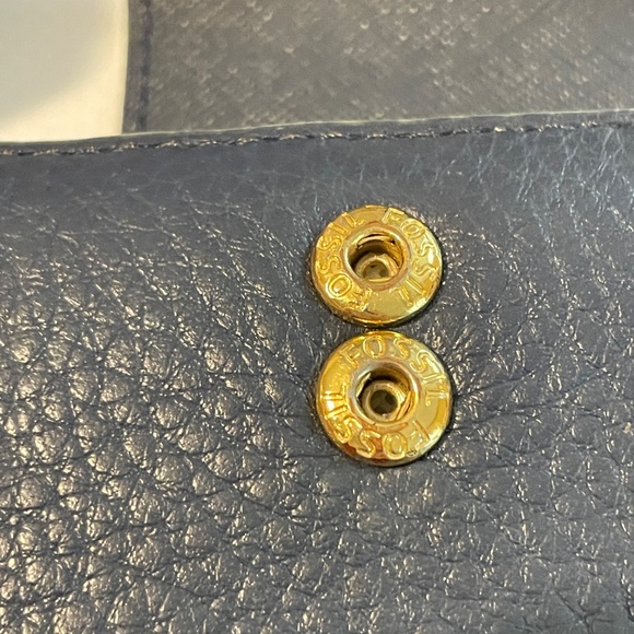 FOSSIL Navy Woman's Billfold Wallet - Picture 7 of 11